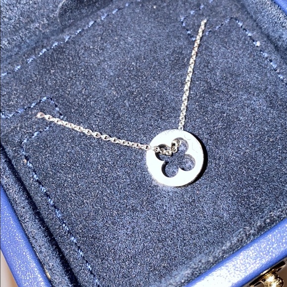 Louis Vuitton Empreinte pendant white gold 18k monogram flower chain necklace - Picture 3 of 8